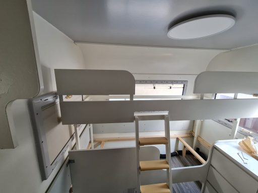 ... in weiß